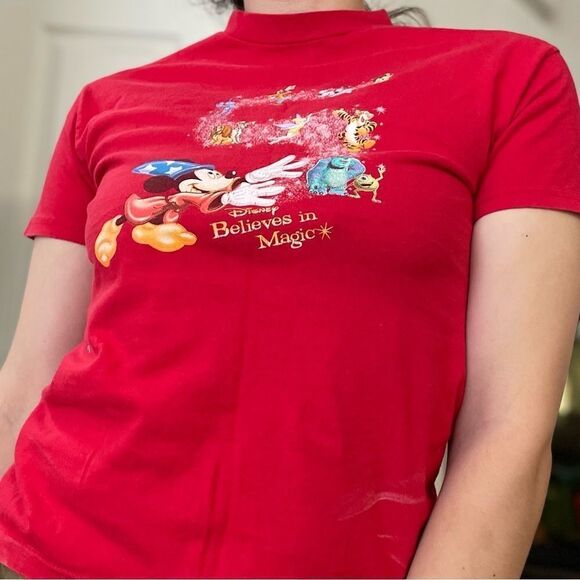 𝅺Disney World Believes in Magic Graphic Baby‎ Tshirt Small - Picture 1 of 3